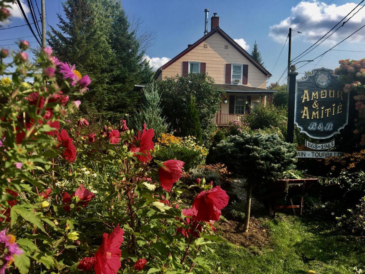 A Amour Et Amitie Magog Exterior photo